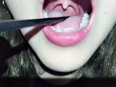 chinese girl uvula (was she swallowing with her open mouth at 0:56?)