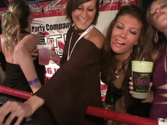 18 jahre, Leie, Blondine, Braunhaarige, Gruppe, Realität, Jungendliche (18+)