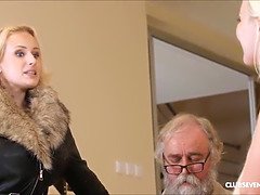 Sexpert Angel Wicky fucks her step daughter