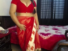 Big Aunty Tits Closeup on Webcam - Amateur Indian mom