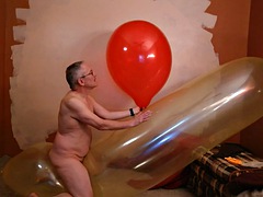 Balloonbanger 77 Giant Blimp and Tuf-Tex 24 inch Balloon Fun