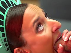 Amirah Adara dresses up as the statue of liberty to fuck a fake abe lincoln - alpha porn