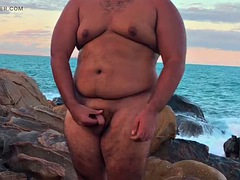 Gay Amateur Chubby gay goes to the beach to jerk off and show off his ass