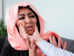 Arabisch, Bruinharig, Handbeurt, Interraciaal, Natuurlijke tieten, Geschoren, Strippen, Tieten likken
