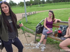 Amateur, Nana, Sucer une bite, Brunette brune, De plein air, Pov, Public, Echangistes