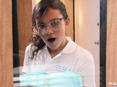 Tetas grandes, Morena, Estilo perrito, Ffm, Penetracion con dedos, Gafas, Perforación, Realidad