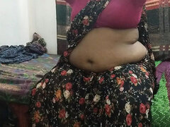 All-natural women boast about their forms