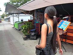Enthousiasteling, Aziatisch, Pijpbeurt, Hardcore, Gezichtspunt, Tiener, Thais, Tieten likken