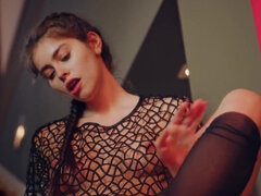 18 anos, Morena, Fêmea, Hd, Lingerie, Orgasmo, Solo chão, Adolescente