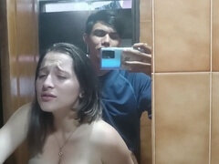 Amateur, Cuarto de baño, Bisexual, Semen en la boca, Novia, Grupo, Orgía, Chupando