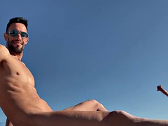 Amateur, Plage, Grosse bite, Homosexuelle, Muscle, Public, Solo, Espagnole