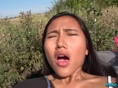 Enthousiasteling, Pijpbeurt, Hondjeshouding, Sperma in gezicht, Vingeren, Buiten, Gezichtspunt, Thais