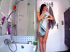 VOYR-SHOWER-19 yr older nubile shower