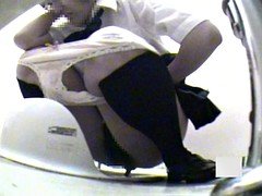 Babe, Onani, Toilet