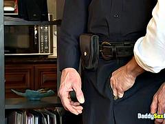 Pauzão, Gay bicha veado, Festa, Polícia