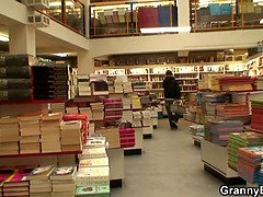 Pijpbeurt, Bruinharig, Diep in de keel, Masturbatie, Rijpe lesbienne, Moeder, Realiteit, Stiefmoeder