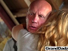 Amatör, Avsugning, Morfar farfar, Handjobb, Hd, Slick, Liten och nätt, Tuttar
