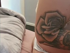 Amateur, Anal, Branlette thaïlandaise, Mère que j'aimerais baiser, Roumaine, Belle mère, Tatouage, Nénés