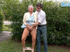 Kvinde, Onani, Ældre kvinde, Mor jeg gerne vil kneppe, Orgasme, Udendørs, Sprøjter, Web kamera