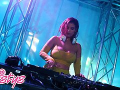 La Sirena69's Big Boobs Bounce While She Masturbates In DJ Booth - Twistys