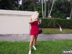Tetas grandes, Rubia, Tetona, Vestido, Despelote, Madres para coger, Mamá, Al aire libre