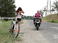 Vysokoškoláčka, Nohy, Výprask, Spodná bielizeň, Piercing, Fajka  sanie, Tetovanie, Kozičky