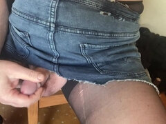 Mulher linda e grande, Jato de porra, Gregoa, Masturbação, Meia calça, Solo chão
