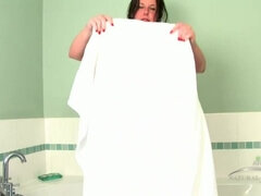Jessica Jay's Hairy Shower