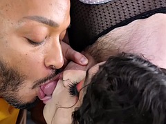 Anaal, Biseksueel, Travestiet, Dubbele penetratie, Homo, Interraciaal, Tatoeage, Trio