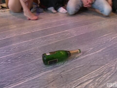 Vacker, Blondin, Brunett, Tjeckisk, Slick, Rödhårig, Kort hår, Swingers