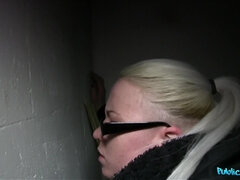 Amateur, Culo, Chica, Rubia, Mamada, Dinero, Al aire libre, Público