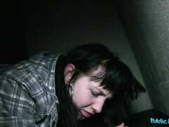 Leie, Blasen, Besamung, Handjob, Im freien, Pov, Öffentlich, Muschi