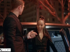 Kuusysi, Suihinotto, Ruskeahiuksinen, Takaapäin, Hd, Pienikokoinen, Piiskaava, Tissit