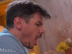 Store bryster, Blondine, Pik sutte, Tjekke, Hd, Mor jeg gerne vil kneppe, Skrige, Trekant