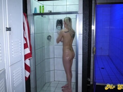 Duże cycki, Blondynka, Obciąganie, Głebokie gardło, Twarzowy, Hd, Mamuśka, Tatuaż