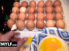 Πίπα, Κούγκαρ, Αυνανισμός, Ώριμη γυναίκα, Πρώτου προσώπου, Φωνάζοντας, Μητριά, Τατουάζ