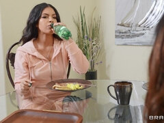 Prsatá, Ebenové, Milf žcbp, Mamina, Monstrum, Pička, Švédská rojka, Kozičky