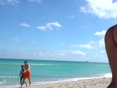 Rumpa, Stor stjärt, Stora tuttar, Bikini, Offentlig, Mager, Solo, Tuttar