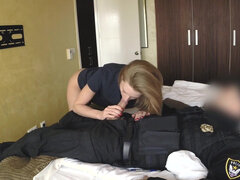 Popó, Szépség, Szőke, Cumizás, Kutya póz, Elcsipett, Szoros, Uniformis