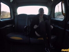 Blondin, Avsugning, Creampie, Handjobb, Utomhus, Piercing, Spanking, Tatuering