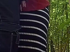 Amaterji, Oblečena ženska in nag moški, Zunanji izliv, Dekle drka tiča, Zunaj