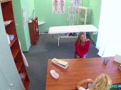 아마추어, 핑거링, 레즈비언, 대단히, 간호사, 사무실, 유니폼, 관음증이 있는 사람