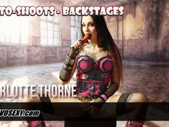 Smuk, Bagved scenerne, Tjekke, Europærer, Hæle, Latex, Piercing, Tatovering