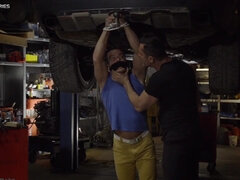 Rit, Velike joške, Rjavolaska, Globoko grlo, Fetiš, Spodnje perilo, Muco, Dokolenke