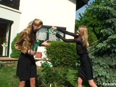 Блондинки, Женские бои, Очки, Лесбиянка, На природе, Атлас, Тощие, Сиськи