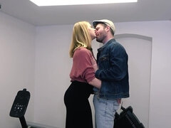 Πρωκτικό, Ξανθιά, Πίπα, Χύσιμο, Σε στάση σκύλου στα τέσσερα, Ηδ, Φυσικά βυζιά, Γλειφοκώλι