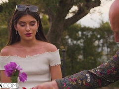 Baben, Avsugning, Brunett, Sperma i munnen, Utomhus, Liten och nätt, Rider, Tuttar