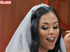 Жопа, Большие сиськи, Минет, Невеста, Член, Фетиш, Большие дырки, Трансы