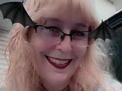 Ξανθιά, Μόνος