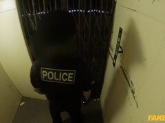 Kuusysi, Perse, Suihinotto, Sidonta, Itsetyydytys, Näkökulma pov, Lelut, Univormu